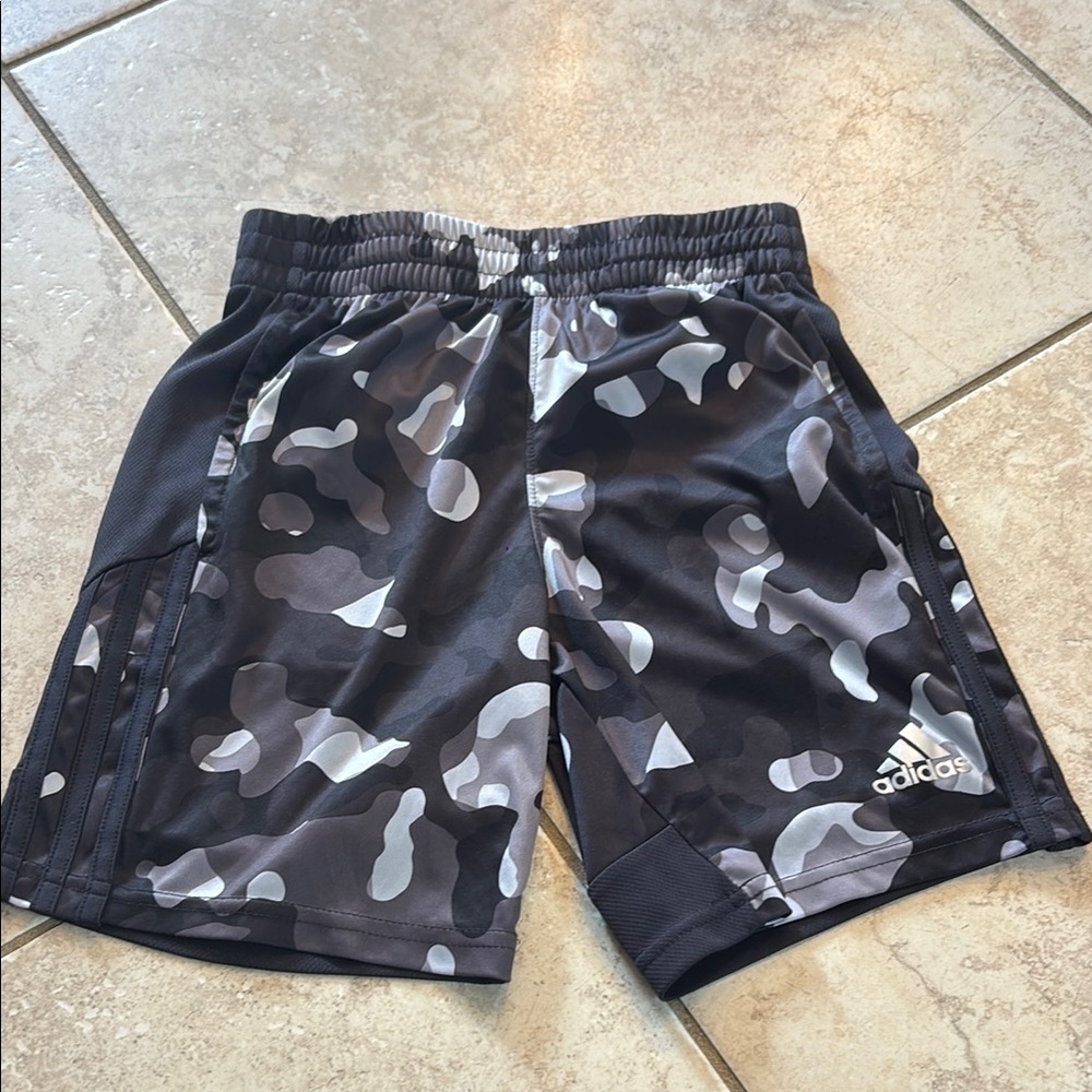 Adidas Boys Camo Athletic Shorts Size S